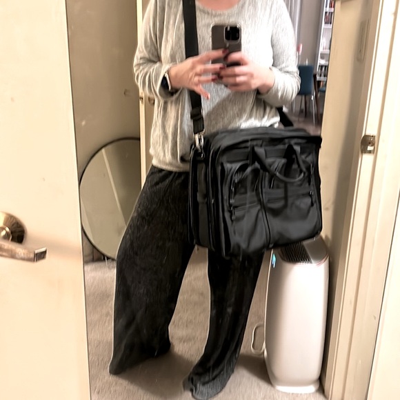 100% Authentic Tumi Alpha Briefcase - Picture 6 of 6